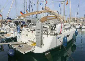 Chartern Sie segelboot in Contra Muelle Mollet - Sun Odyssey 440