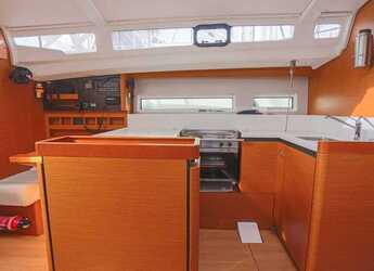 Rent a sailboat in Real Club Náutico de Palma - Sun Odyssey 440