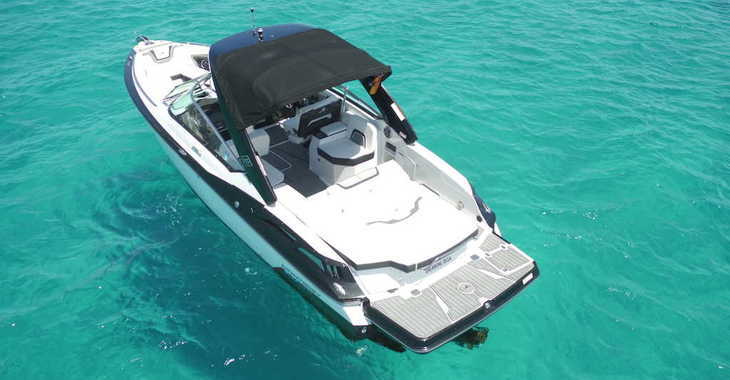 Rent a motorboat in Marina Ibiza - Monterey 288 Super Sport