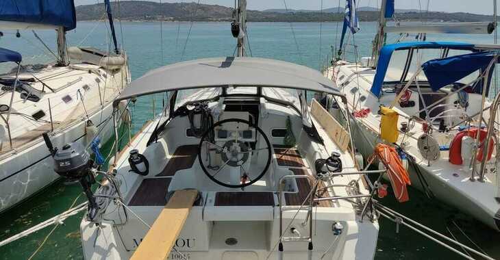Chartern Sie segelboot in Nea Peramos - Oceanis 34
