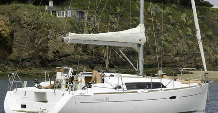 Rent a sailboat in Nea Peramos - Oceanis 34