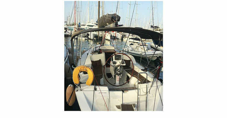 Rent a sailboat in Marina Gouvia - Sun Odyssey 33i