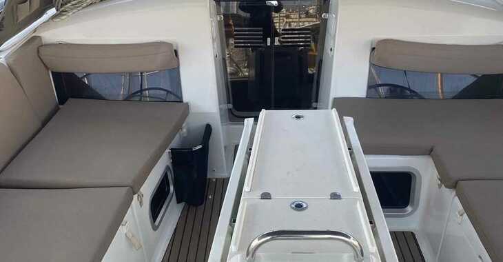 Chartern Sie segelboot in Marina Zeas - Sun Odyssey 440