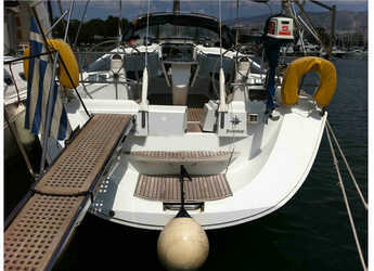 Chartern Sie segelboot in Marina Zeas - Sun Odyssey 49 DS