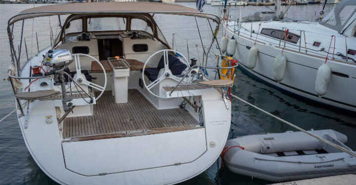 Chartern Sie segelboot in Lavrion Marina - Elan Impression 45
