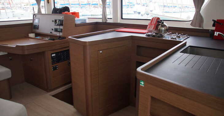 Rent a catamaran in Marina Paleros - Lagoon 42 - 4 + 2 cab.