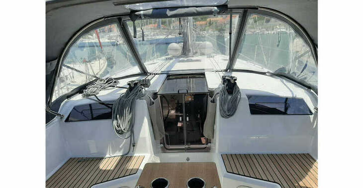 Rent a sailboat in Marina Paleros - Oceanis 40.1