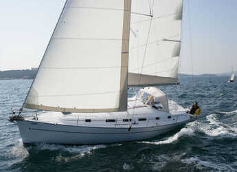 Chartern Sie segelboot in Marina Zeas - Cyclades 50.5