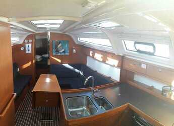 Rent a sailboat in D-Marin Marina Lefkas - Bavaria Cruiser 37 - 3 cab.
