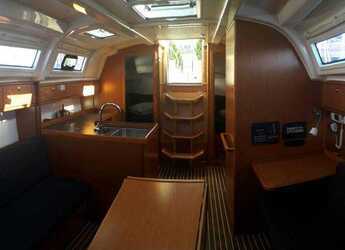 Rent a sailboat in D-Marin Marina Lefkas - Bavaria Cruiser 37 - 3 cab.