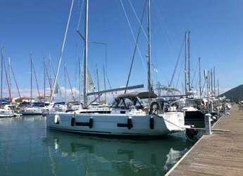 Rent a sailboat in Lefkas Marina - Dufour 470 - 4 + 1 cab.