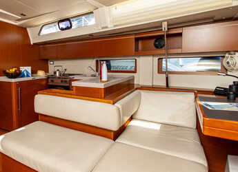 Rent a sailboat in D-Marin Marina Lefkas - Oceanis 51.1 - 5 + 1 cab.