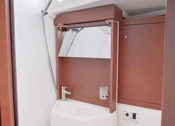 Rent a sailboat in D-Marin Marina Lefkas - Oceanis 51.1 - 5 + 1 cab.