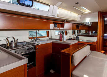Rent a sailboat in D-Marin Marina Lefkas - Oceanis 51.1 - 5 + 1 cab.