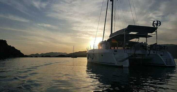Rent a catamaran in Marina di Portoferraio - Lagoon 421 - 3 cab.