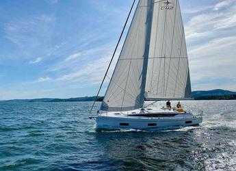 Rent a sailboat in ACI Jezera - Bavaria C42 Style