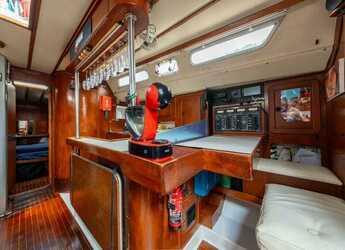 Rent a sailboat in Marina el Portet de Denia - Beneteau Oceanis 41.1