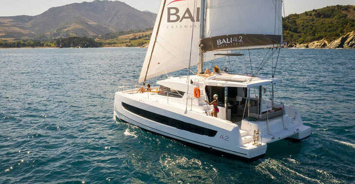 Rent a catamaran in Marina Baotić - Bali 4.2 - 4 + 1 cab.