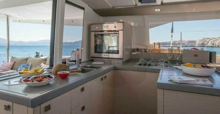 Rent a catamaran in Naviera Balear - Fountaine Pajot Astrea 42 - 4 + 2 cab.
