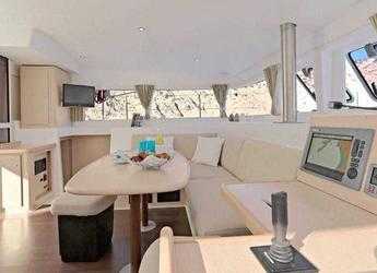 Rent a catamaran in Marina Ibiza - Lagoon 400 S2