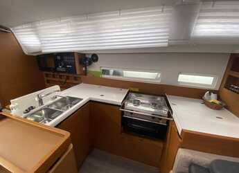 Chartern Sie segelboot in Trogir (ACI marina) - Sun Odyssey 410 - 3 cab.
