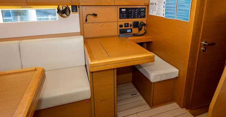 Chartern Sie segelboot in Marina dell'Isola  - Jeanneau 54 - 5 + 1 cab.	