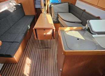 Rent a sailboat in Punat - Bavaria Cruiser 34 - 2 cab.