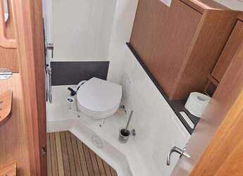 Rent a sailboat in Punat - Bavaria Cruiser 34 - 2 cab.