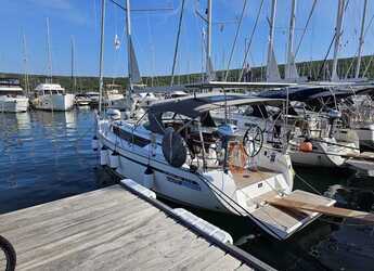 Rent a sailboat in Punat - Bavaria Cruiser 34 - 2 cab.