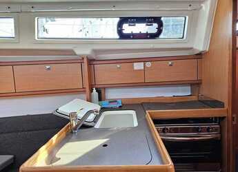 Rent a sailboat in Punat - Bavaria Cruiser 34 - 2 cab.