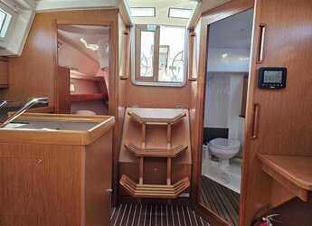 Rent a sailboat in Punat - Bavaria Cruiser 34 - 2 cab.