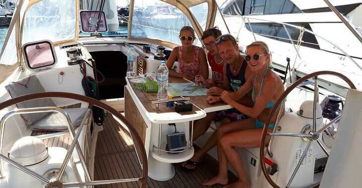 Chartern Sie segelboot in Marina Eleusis - Beneteau Oceanis 40