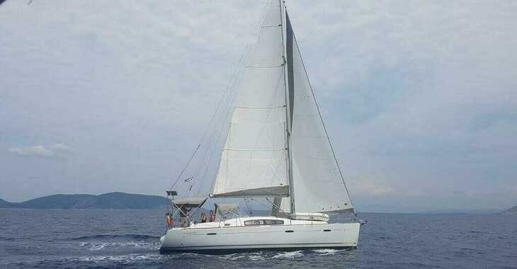 Rent a sailboat in Marina Eleusis - Beneteau Oceanis 40