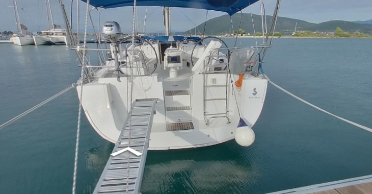 Chartern Sie segelboot in Lefkas Hafen - Oceanis 43 - 3 cab.