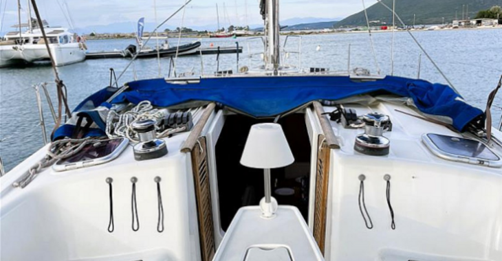 Rent a sailboat in Lefkas Marina - Oceanis 43 - 3 cab.