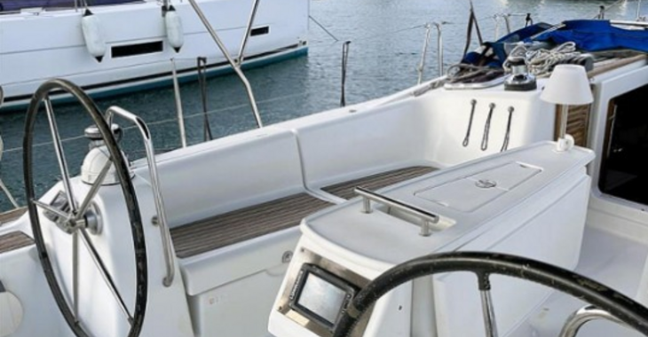 Rent a sailboat in Lefkas Marina - Oceanis 43 - 3 cab.