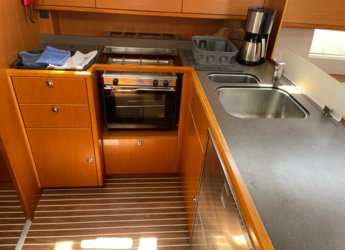 Rent a sailboat in D-Marin Marina Lefkas - Bavaria C45 - 4 cab.