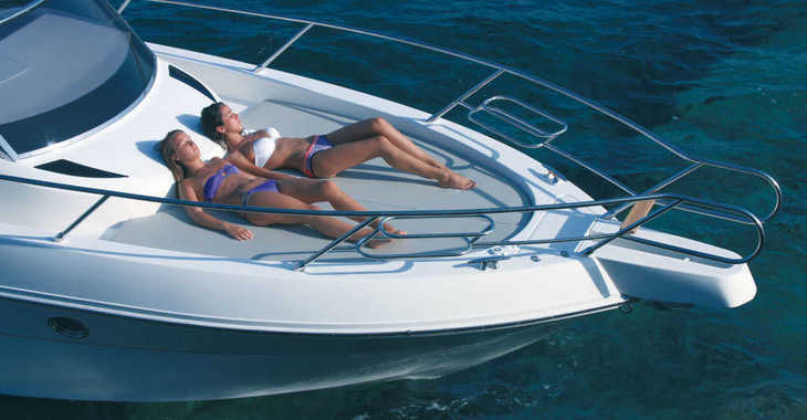 Rent a motorboat in Marina Ibiza - Capelli Cap 32 WA