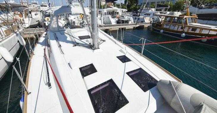Rent a sailboat in Veruda Marina - Oceanis 45