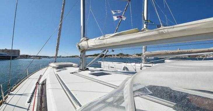 Rent a sailboat in Veruda - Oceanis 45
