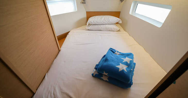 Rent a sailboat in Porto Olbia - Sun Odyssey 380