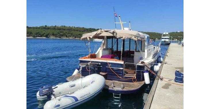 Rent a motorboat in Marina Sukosan (D-Marin Dalmacija) - Adriana 36