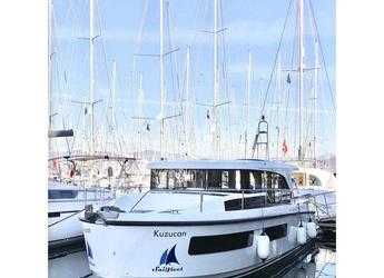 Rent a motorboat in Ece Marina - Delphia 11 Sedan