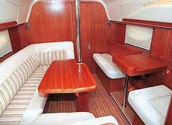 Chartern Sie segelboot in Korfos Port - Elan 344