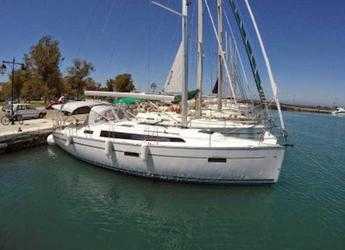 Rent a sailboat in Korfos Port - Bavaria 37