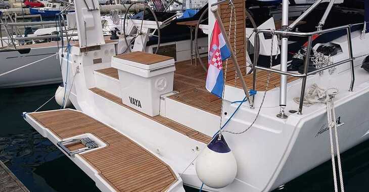 Rent a sailboat in Marina Medulin - Hanse 460