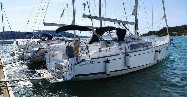Rent a sailboat in Marina Medulin - Oceanis 38.1