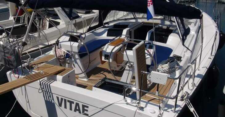 Rent a sailboat in Marina Medulin - Hanse 455