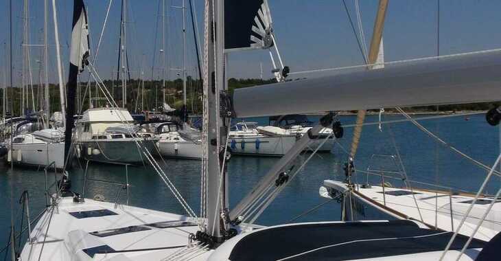 Rent a sailboat in Marina Medulin - Hanse 455