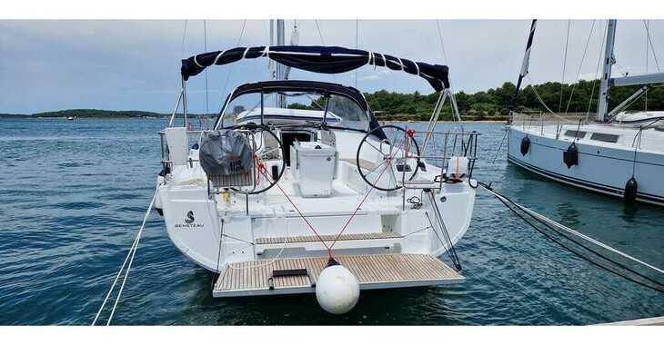 Rent a sailboat in Marina Medulin - Oceanis 40.1